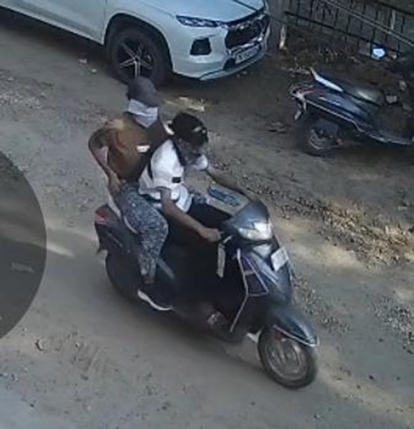 ACCIDENT ਬਹਾਨੇ ਮਹਿਲਾ ਤੋਂ ਲੁੱਟ! ਖੋਹ ਕੇ ਲੈ ਗਏ ਨਕਦੀ ਨਾਲ ਭਰਿਆ ਪਰਸ ਤੇ ਮੋਬਾਈਲ