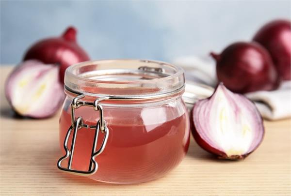 benefits of applying onion juice to hair