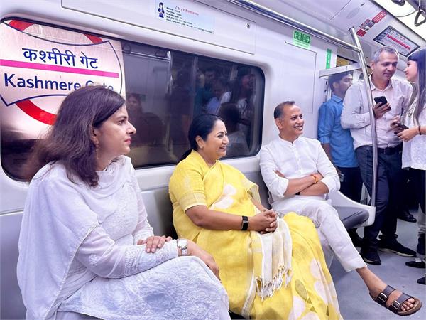 cm rekha gupta delhi metro