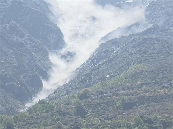 badrinath dham  glacier  snow  social media