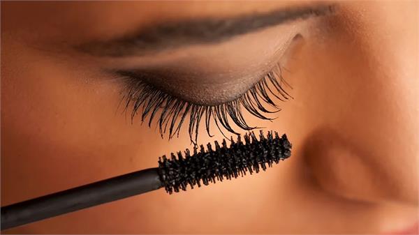 don  t forget these important things before applying makeup