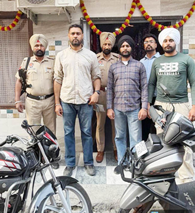 ਆਬਕਾਰੀ ਵਿਭਾਗ ਦੀ ਕਾਰਵਾਈ, ਹੋਟਲ ’ਚੋਂ ਮਿਲੀਆਂ ਵਿਦੇਸ਼ੀ ਸ਼ਰਾਬ ਦੀਆਂ ਖਾਲੀ ਬੋਤਲਾਂ ਕੀਤੀਆਂ ਨਸ਼ਟ