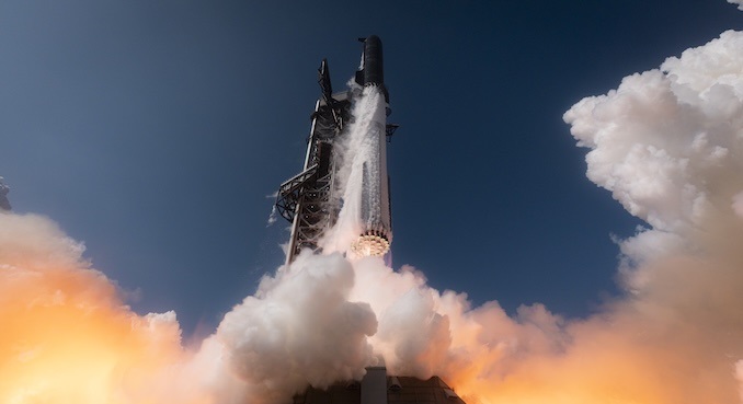 SpaceX ਦੇ ਸਭ ਤੋਂ ਪਾਵਰਫੁੱਲ ਰਾਕੇਟ ਦੀ ਸਫ਼ਲ ਟੈਸਟਿੰਗ ! ਪਾਣੀ ''ਚ ਲੈਂਡ ਹੁੰਦਿਆਂ ਹੀ ਹੋ ਗਿਆ Blast