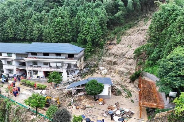 seven killed due to heavy rainfall in china  s hunan
