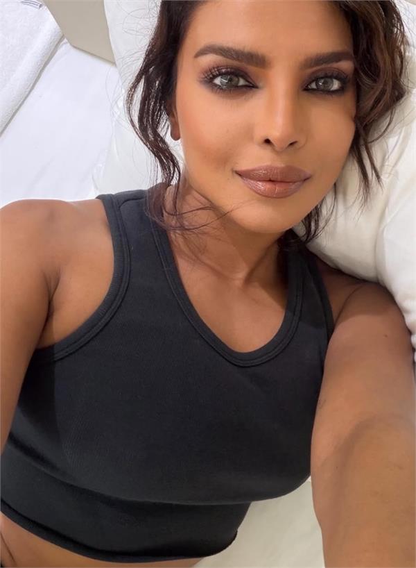 priyanka chopra shares captivating photos