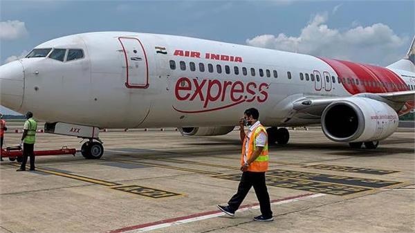 air india express b737 hits runway edge lights