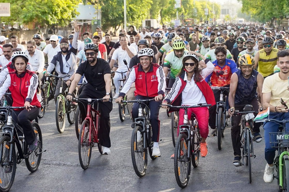 ਆਯੁਸ਼ਮਾਨ ਖੁਰਾਨਾ ਨੇ ''ਫਿਟ ਇੰਡੀਆ'' ਮੁਹਿੰਮ ਰਾਹੀਂ ਦਿੱਤਾ ਸਿਹਤਮੰਦ ਰਹਿਣ ਦਾ ਸੰਦੇਸ਼