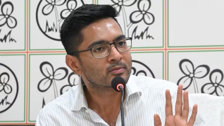 ਅਭਿਸ਼ੇਕ ਬੈਨਰਜੀ ਦੇ ਘਰ ਪਹੁੰਚੀ ਪੁਲਸ, ਗੈਰ-ਕਾਨੂੰਨੀ ਉਸਾਰੀ ਦਾ ਮਿਲਿਆ ਸੀ ਨੋਟਿਸ