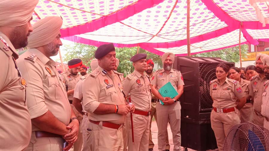 ਨਗਰ ਕੌਂਸਲ ਚੋਣਾਂ ਲਈ ਪੋਲਿੰਗ ਬੂਥਾਂ ਵੱਲ ਰਵਾਨਾ ਹੋਈਆਂ ਪਾਰਟੀਆਂ, DIG ਸਿੰਗਲਾ ਨੇ ਲਿਆ ਪ੍ਰਬੰਧਾਂ ਦਾ ਜਾਇਜ਼ਾ