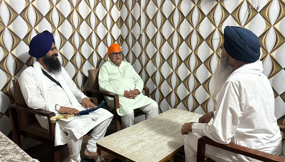 ਜਥੇਦਾਰ ਗੜਗੱਜ, ਹਰਜਿੰਦਰ ਸਿੰਘ ਧਾਮੀ ਤੇ ਰਾਜਪਾਲ ਗੁਲਾਬ ਚੰਦ ਕਟਾਰੀਆ ਵਿਚਾਲੇ ਮੁਲਾਕਾਤ