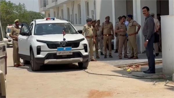 double murder two workers found dead