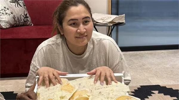 former badminton player jwala gutta sets an example