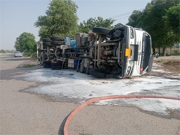 accident at village bargari  lpg gas canter