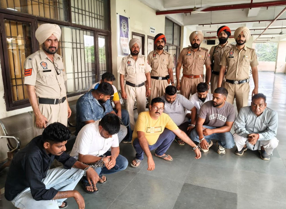 ਗੁਰਦਾਸਪੁਰ ਪੁਲਸ ਨੇ ਛਾਪੇਮਾਰੀ ਦੌਰਾਨ 2 ਲੱਖ 37 ਹਜ਼ਾਰ ਰੁਪਏ ਸਮੇਤ 9 ਮੁਲਜ਼ਮ ਕੀਤੇ ਗ੍ਰਿਫਤਾਰ