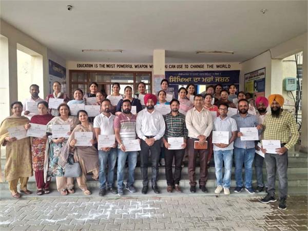 parent teacher meetings held in upper primary schools of ferozepur district