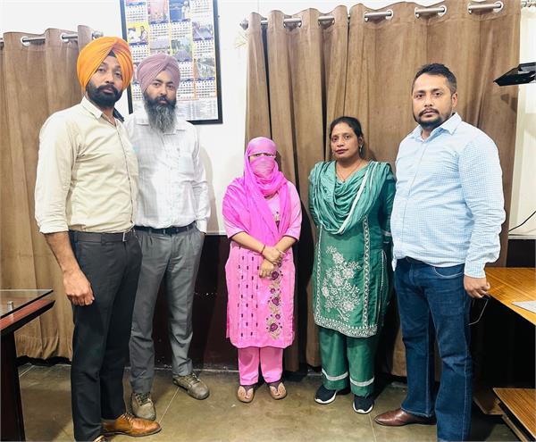 vigilance bureau catches bdpo red handed while taking bribe of rs 15000