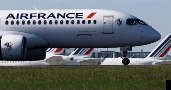 us bound flight diverted to montreal due to ebola restrictions