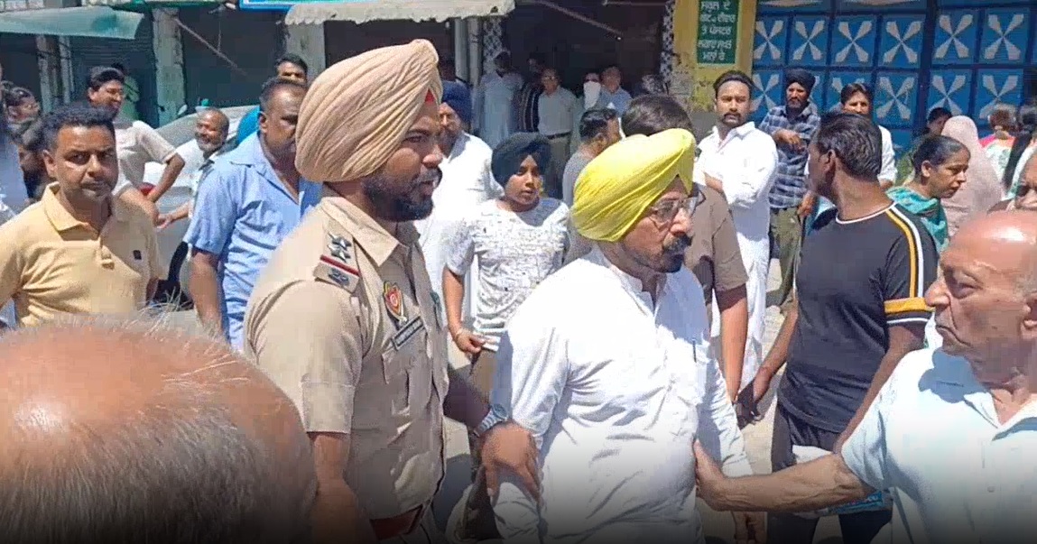 ਸਰਹਿੰਦ ਨਗਰ ਕੌਂਸਲ ਚੋਣਾਂ ਦੌਰਾਨ ਭਖਿਆ ਮਾਹੌਲ, ਪੁਲਸ ਨੇ ਸੰਭਾਲਿਆ ਮੋਰਚਾ