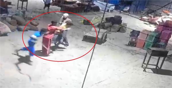 migrant workers attacked by unknown persons in moga
