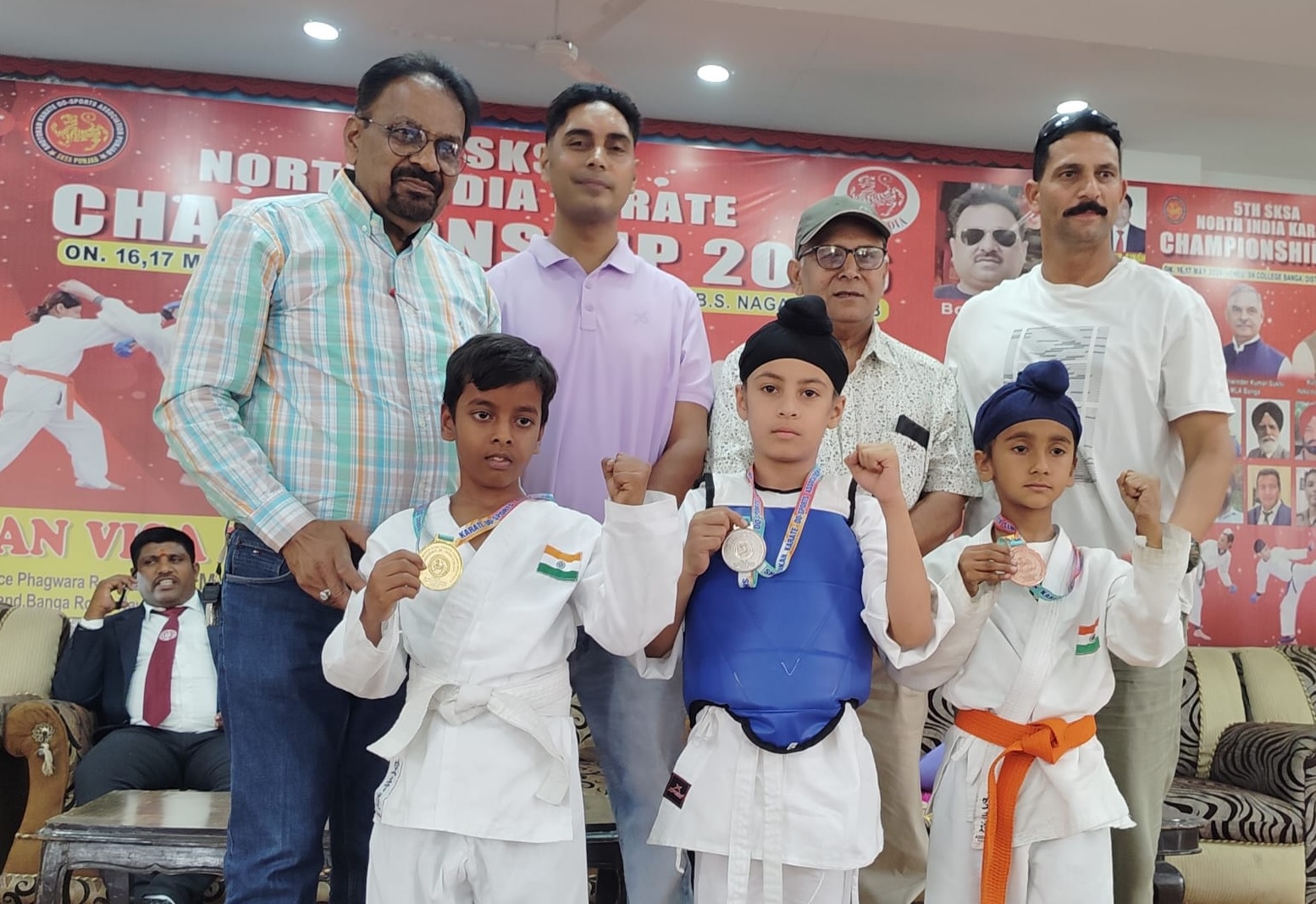 ਕਰਾਟੇ ਚੈਂਪੀਅਨਸ਼ਿਪ ''ਚ ਵਿਦਿਆਰਥੀਆਂ ਨੇ ਮਾਰੀਆਂ ਮੱਲਾਂ