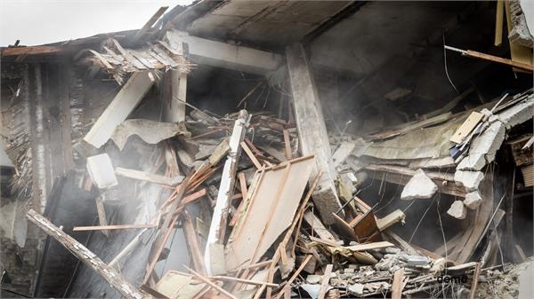 building collapses in south delhi  s saket  no casualties