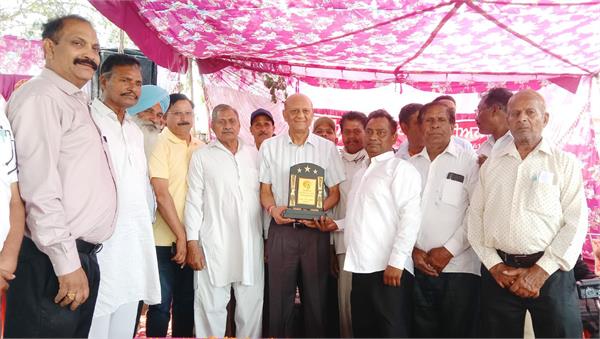 mazdoor ekta union dinanagar celebrated   labor day  