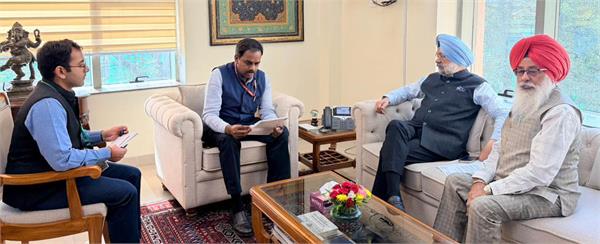 dsgmc takes up issue of sikhs stranded in iran