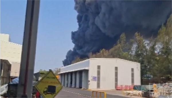 massive fire breaks out at hyundai factory
