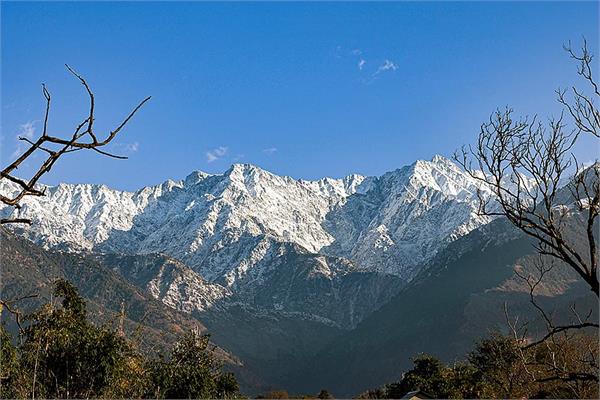 snowfall on himachal peaks and rain in the plains