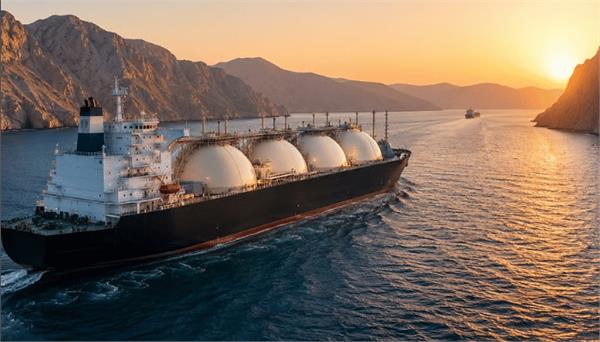 lng tanker disha reaches gujarat