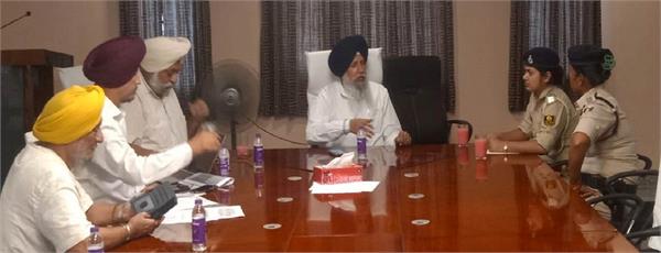 railway counter at takht sri patna sahib will now open only from inside