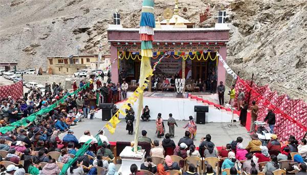 ladakh chumar to become country first  border village