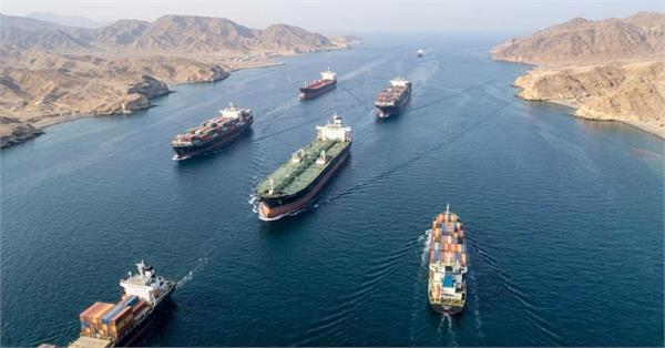 iran seals strait of hormuz again