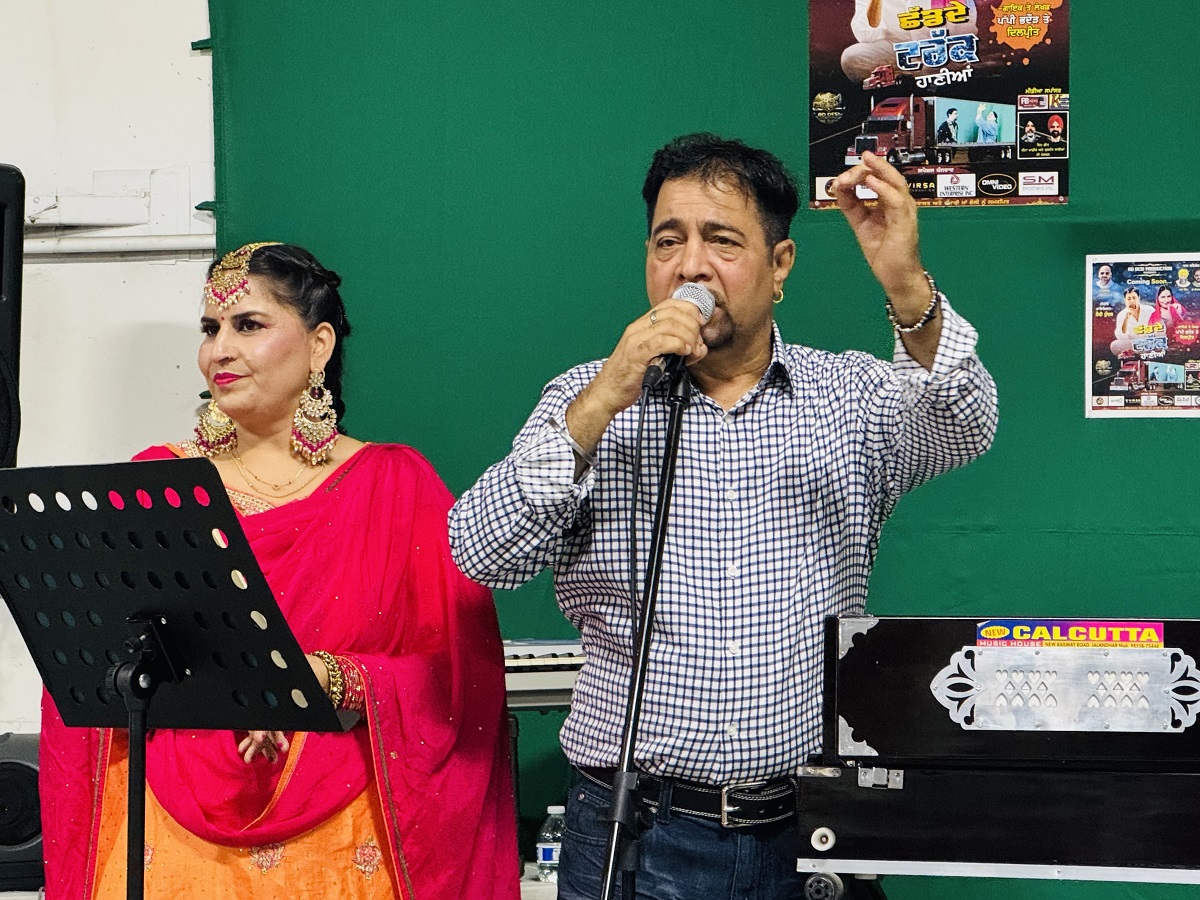 ਪੱਪੀ ਭਦੌੜ ਤੇ ਦਿਲਪ੍ਰੀਤ ਦਾ ਗੀਤ ''ਛੱਡਦੇ ਟਰੱਕ ਹਾਣੀਆਂ'' ਸ਼ਾਨਦਾਰ ਸਮਾਗਮ ਦੌਰਾਨ ਰਿਲੀਜ਼