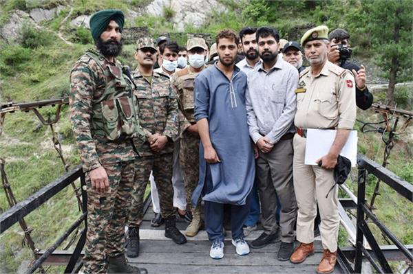 pakistani national crossed loc
