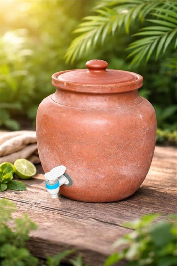 remove grease stuck to clay pots in minutes
