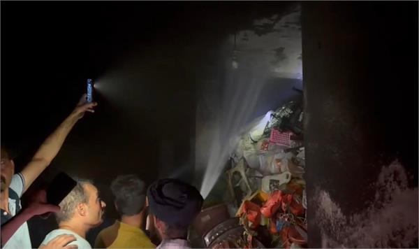 fire breaks out at junk shop in gurdaspur