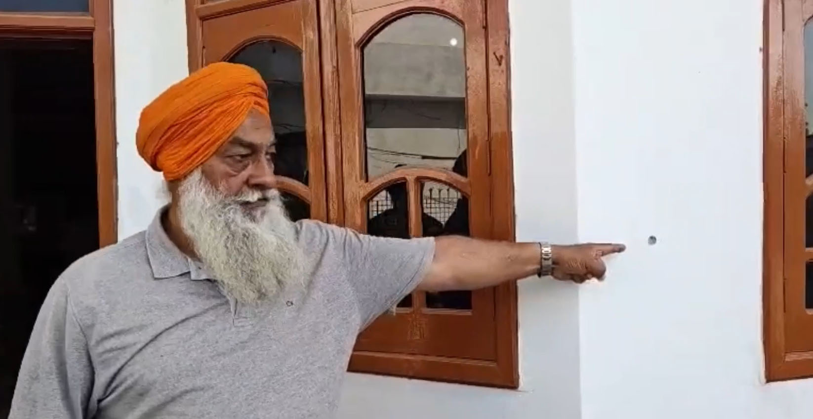 ਪੰਜਾਬ: ਅਕਾਲੀ ਆਗੂ ਦੇ ਘਰ 'ਤੇ ਚੱਲੀਆਂ ਗੋਲੀਆਂ, ਲਾਇਸੈਂਸੀ ਰਿਵਾਲਵਰ ਨਾਲ ਕੀਤੀ ਜਵਾਬੀ ਫਾਇਰਿੰਗ