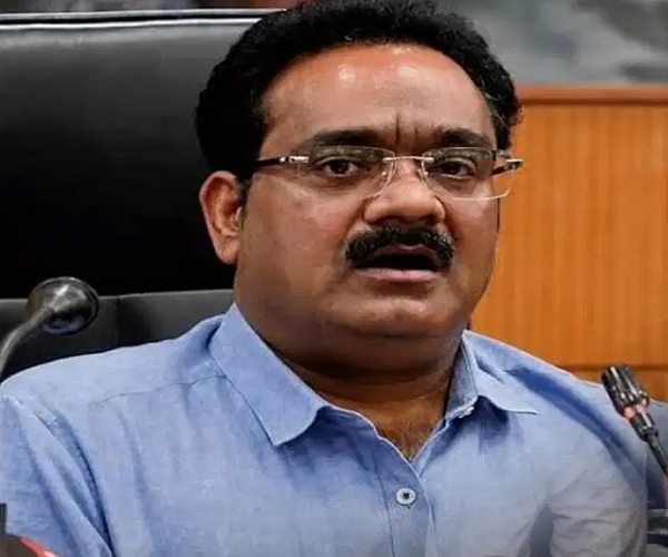 60 ਕਰੋੜ ਦੇ ਘਪਲੇ ''ਚ ਸੀਨੀਅਰ IAS ਅਧਿਕਾਰੀ ਗ੍ਰਿਫ਼ਤਾਰ ! CBI ਨੇ ਹਰਿਆਣਾ ''ਚ ਕੀਤੀ ਵੱਡੀ ਕਾਰਵਾਈ