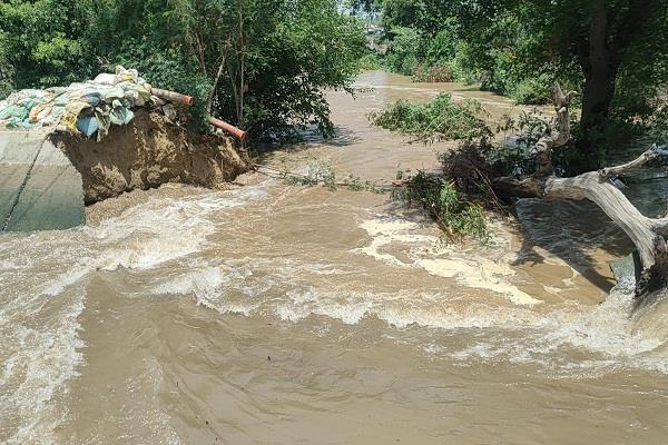30 feet wide crack in bathinda rajwahe