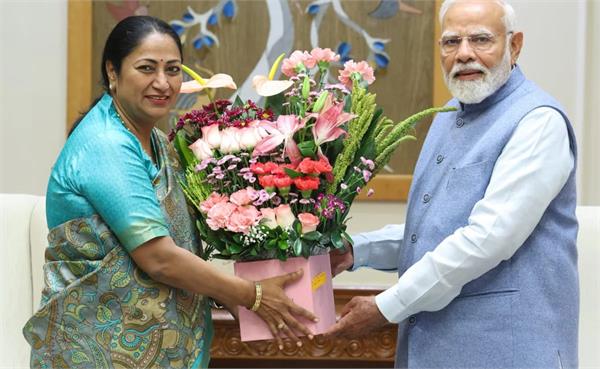 cm rekha gupta  pm modi  praise