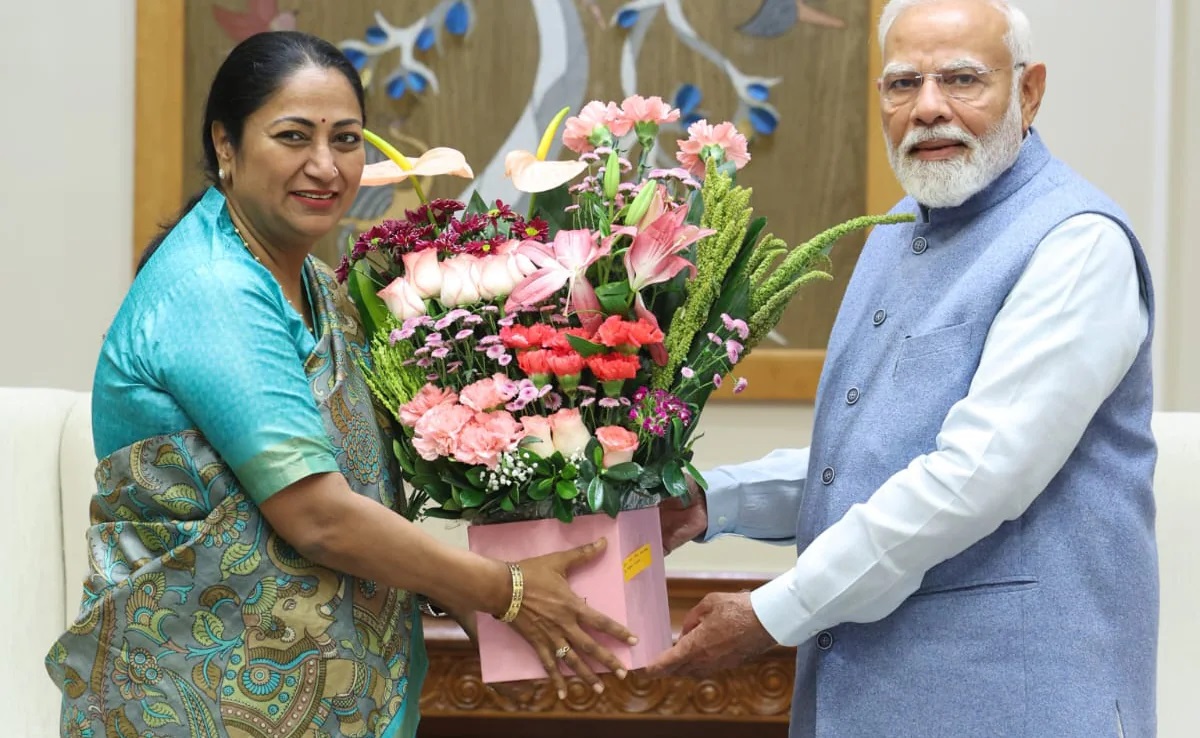 CM ਰੇਖਾ ਗੁਪਤਾ ਨੇ PM ਮੋਦੀ ਦੀ ਕੀਤੀ ਪ੍ਰਸ਼ੰਸਾ, ਕਿਹਾ "ਬਿਨਾਂ ਕੋਈ ਛੁੱਟੀ ਲਏ ਕਰ ਰਹੇ ਦੇਸ਼ ਦੀ ਸੇਵਾ"