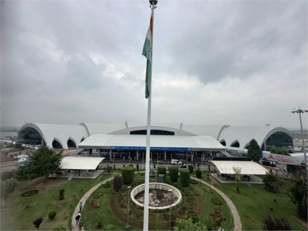 srinagar international airport  flights suspended  october