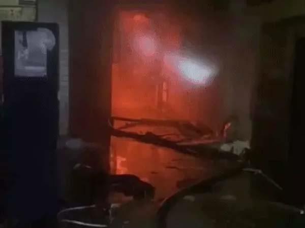 a massive fire broke out in a godown located in jp nagar  jalandhar