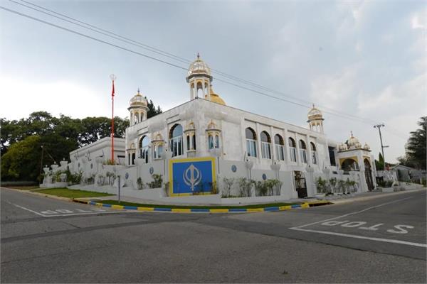 gurdwara donates vehicle to school