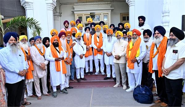 sikh pilgrims went for pakistan