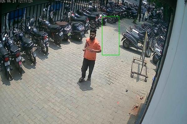 accused escapes from police custody in ludhiana