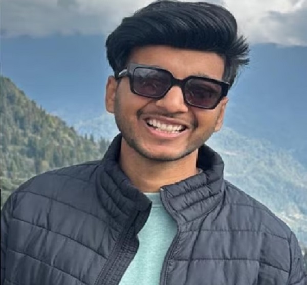 ਮੰਗੇਤਰ ਨਾਲ ਟ੍ਰੈਕਿੰਗ ਦੌਰਾਨ ਫੋਟੋਆਂ ਖਿੱਚਦੇ ਸਮੇਂ ਖੱਡ ''ਚ ਡਿੱਗਿਆ ਨੌਜਵਾਨ, ਨਵੰਬਰ ''ਚ ਹੋਣਾ ਸੀ ਵਿਆਹ