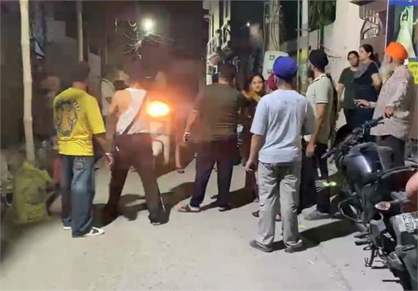 bikers attack house and boutique in jalandhar