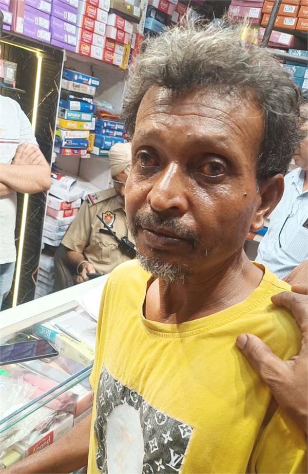 west bengal man arrested for charging rs 200 each from shopkeepers
